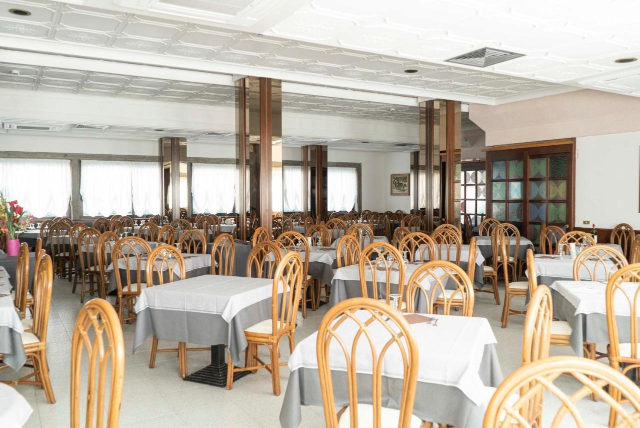 Hotel President Lido di Jesolo Exterior foto